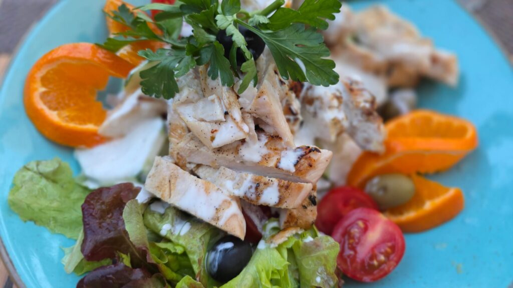 salat mit hähnchen